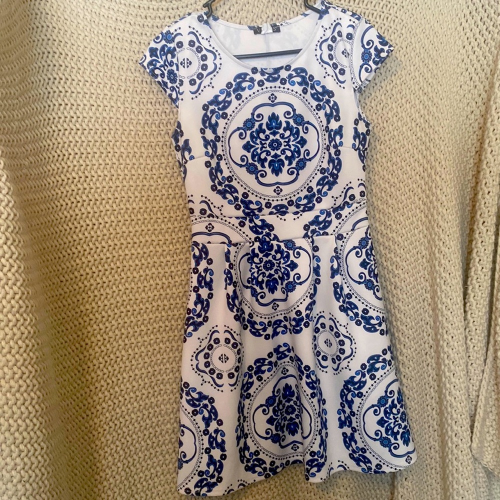 Verna floral print dress in medium